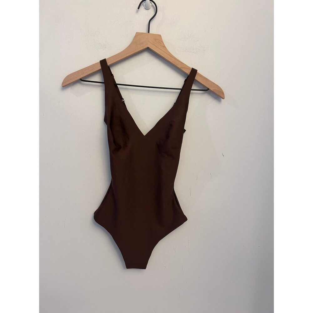 Skims Body Plunge  Unlined Bodysuit  XS Cocoa New with tags